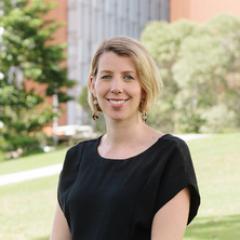 Outdoor portrait of Dr Emma Thomas